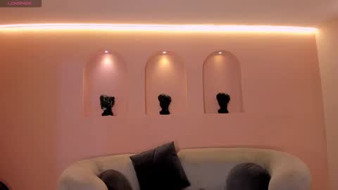 Call me Nia  online show from October 30, 7:48 pm