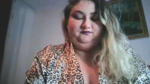 Nicholle online show from December 30, 10:55 pm