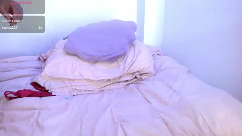 Nicole Silvermoon online show from September 29, 9:53 pm