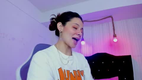 Snapshot of nicky_pop chatting on October 15, 7:05 pm nicky_pop online show from October 15, 7:05 pm