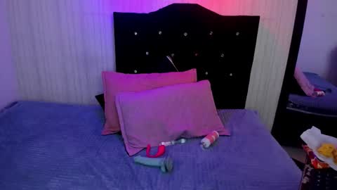 Snapshot of nicky_pop chatting on October 20, 6:55 pm nicky_pop online show from October 20, 6:55 pm