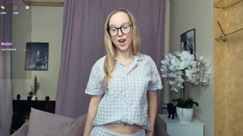 Nicoletta online show from January 17, 8:16 pm