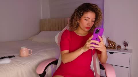 Nicol  online show from November 6, 2:45 pm