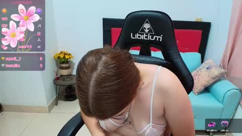 Snapshot of nicole_19sexy chatting on September 25, 7:23 pm nicole online show from September 25, 7:23 pm