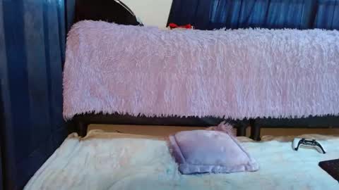  Anna Nicole  online show from February 18, 3:32 pm