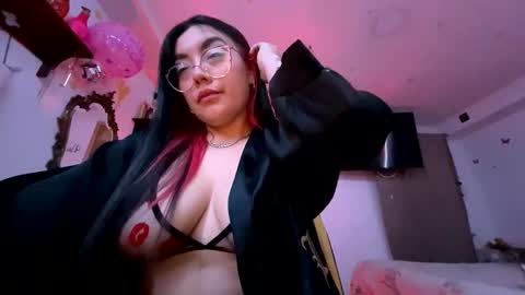 Nicole online show from June 6, 5:25 am