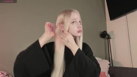 Mary online show from December 21, 10:35 pm