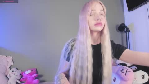 Mary online show from March 18, 3:22 am