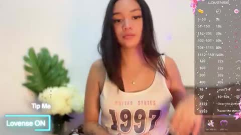 NICOLE online show from November 7, 5:07 pm