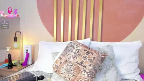 N i c o l e  online show from November 8, 9:42 pm