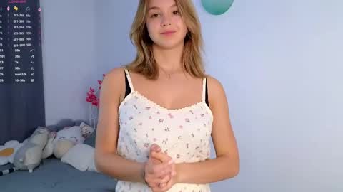 Nicole online show from April 8, 7:16 pm