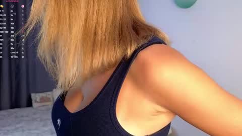 Nicole online show from April 19, 8:22 pm