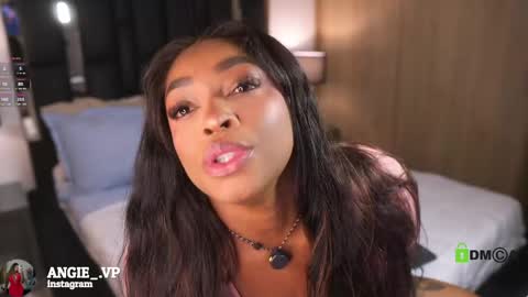 nicoleth18 online show from April 14, 9:53 am