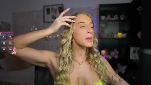 nicolette__shea_ online show from March 11, 9:13 am