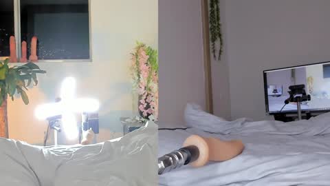 Snapshot of nicolle_saenzz chatting on January 23, 12:57 am Nicolle Saenzz online show from January 23, 12:57 am