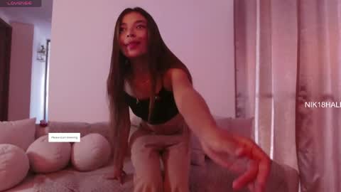 Nicolle online show from April 16, 8:41 pm