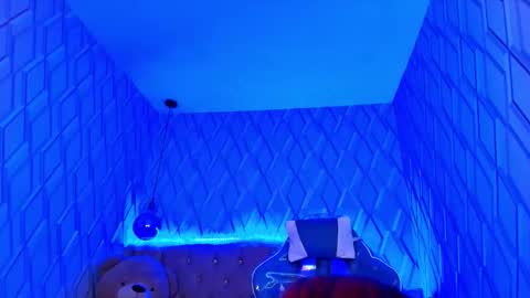 Nicolle Miley online show from November 27, 4:04 am