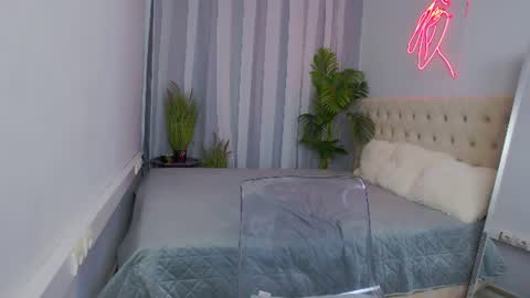 NicolRos online show from June 19, 3:59 pm