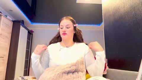 Nida online show from December 5, 8:03 am