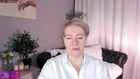 Snapshot of nika_smit chatting on January 5, 5:20 am Nika online show from January 5, 5:20 am