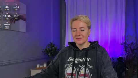 Snapshot of nika_smit chatting on October 23, 5:24 am Nika online show from October 23, 5:24 am