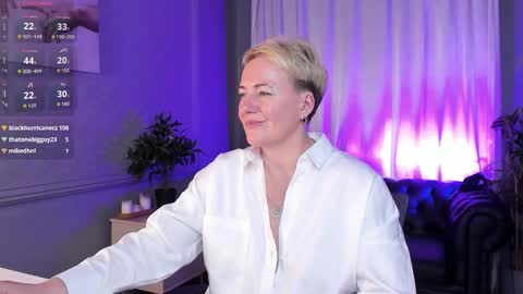 Snapshot of nika_smit chatting on October 12, 10:39 am Nika online show from October 12, 10:39 am