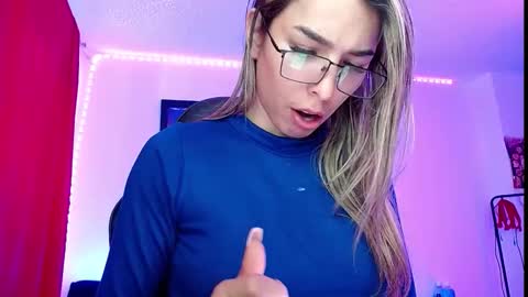 Snapshot of niki_1998 chatting on October 2, 7:19 pm Natalia online show from October 2, 7:19 pm