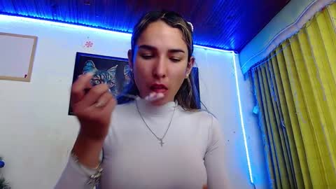Snapshot of niki_1998 chatting on January 3, 7:29 pm Natalia online show from January 3, 7:29 pm