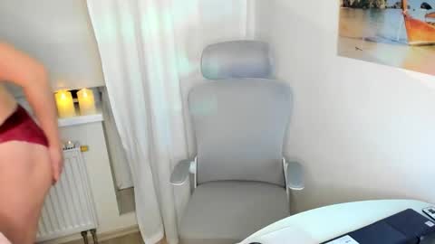 nikicute18 online show from February 12, 10:00 pm