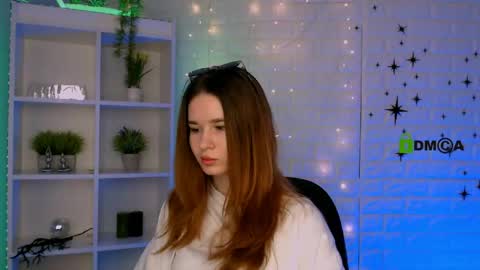 nikkalee online show from May 19, 9:16 am