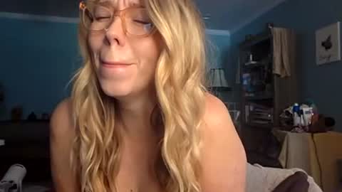 nikkib653466 online show from August 2, 6:55 pm