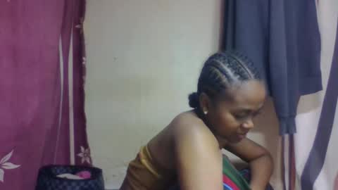 nilah online show from November 29, 1:15 pm