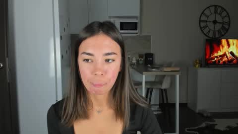 Bella online show from October 12, 1:19 am