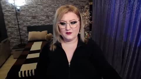Snapshot of nimphoteasex chatting on January 26, 8:25 am Blonde Nimpho online show from January 26, 8:25 am