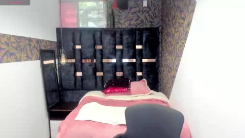 NINA SKY online show from November 10, 1:17 pm