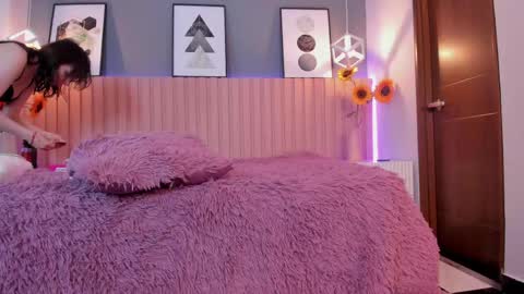 nina_ford_ online show from May 30, 3:26 am