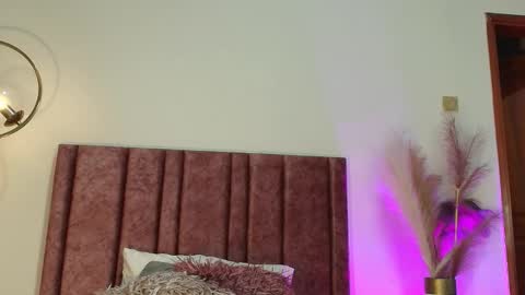 Nina online show from October 27, 7:08 pm