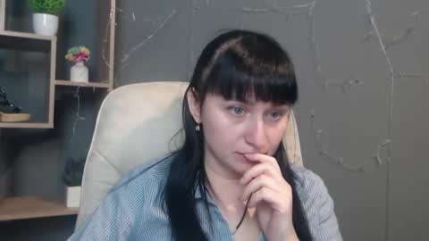 ninaflawlees online show from December 3, 1:02 pm