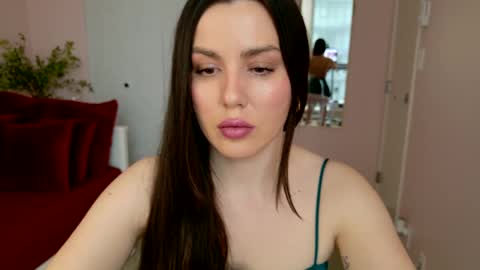 NinaOneil online show from January 4, 8:27 pm