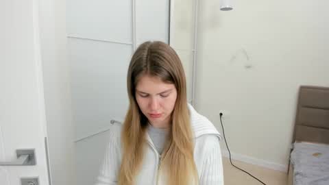 ninarihh online show from March 4, 10:57 am