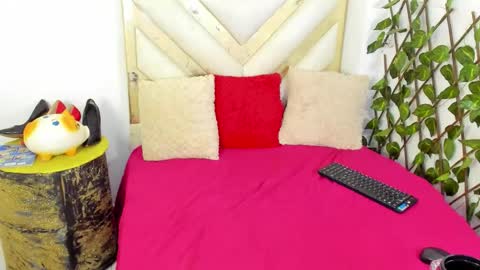 Ninawilins994 online show from September 25, 12:10 am