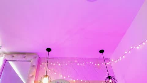  V I C T O R I A   online show from April 22, 7:22 pm