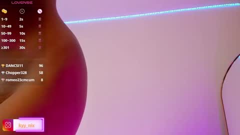 Nicki  online show from October 9, 8:18 am