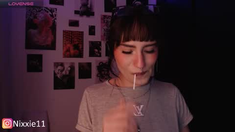 Nixxie  online show from November 22, 1:19 am