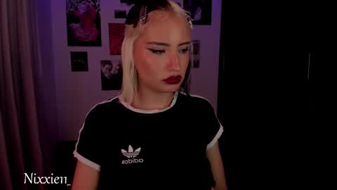 Nixxie  online show from March 6, 3:34 am