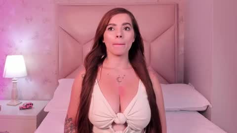   ambarsulliva  online show from February 21, 11:44 am