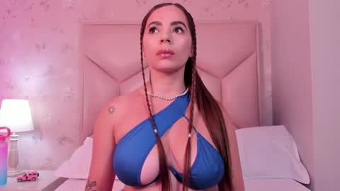   ambarsulliva  online show from February 5, 11:44 am