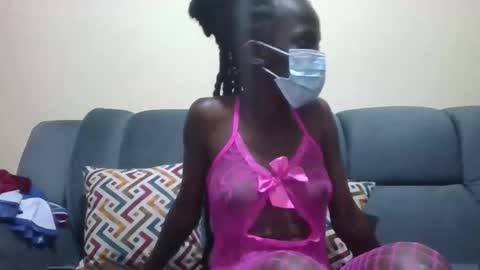 noellah331236 online show from October 26, 8:59 pm