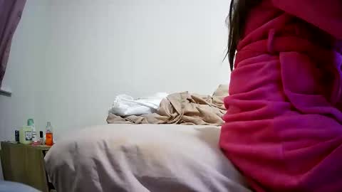 NonBinaryNicky online show from April 6, 1:05 am