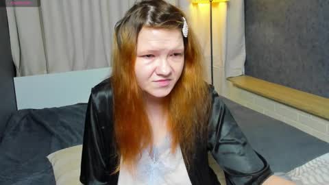 Snapshot of nora_lovvv chatting on October 23, 11:05 am Nora online show from October 23, 11:05 am